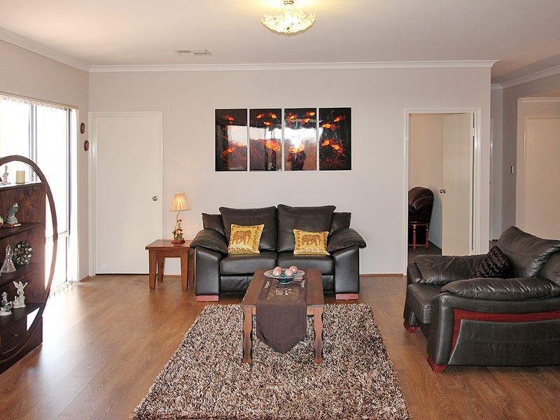 14 Splendens Turn, Halls Head WA 6210