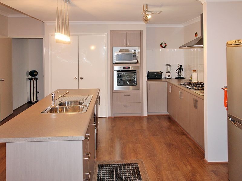 14 Splendens Turn, Halls Head WA 6210