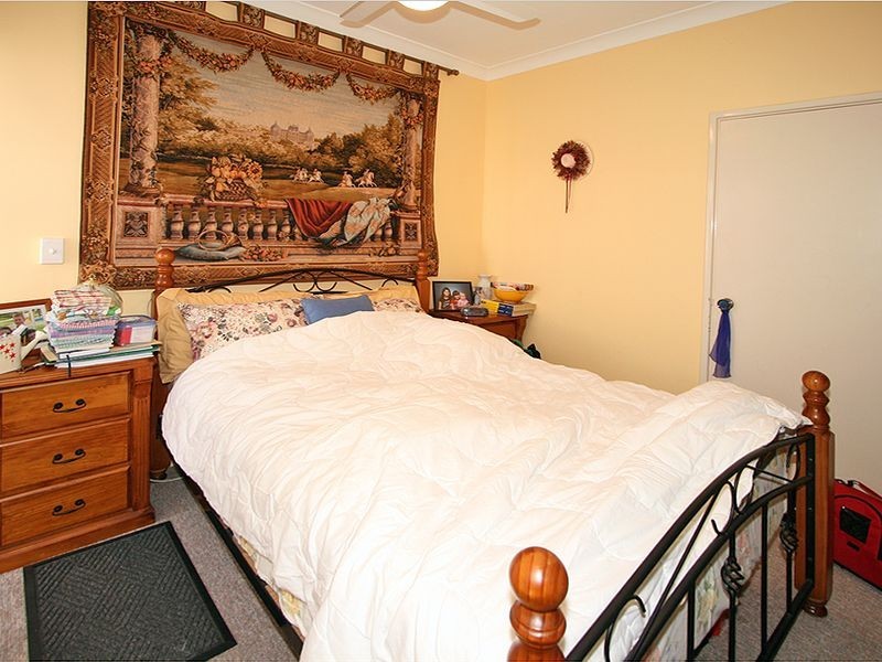 2/5 Oversby Street, Halls Head WA 6210