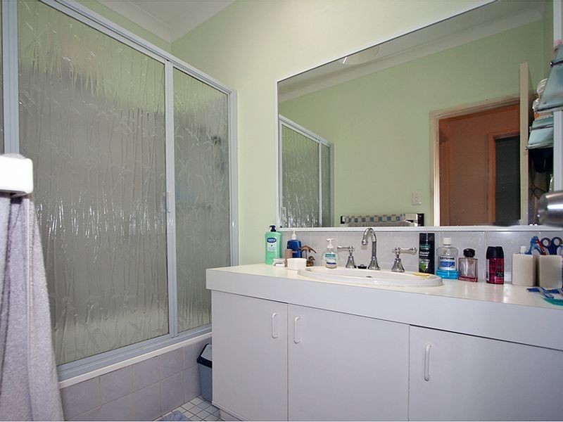 2/5 Oversby Street, Halls Head WA 6210