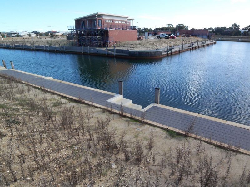 22 Bluemanna Drive, Wannanup WA 6210