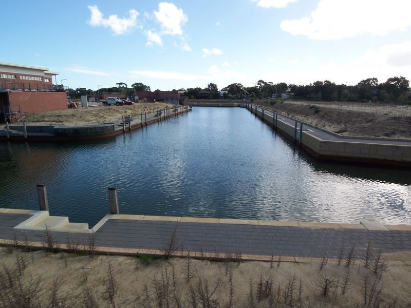 22 Bluemanna Drive, Wannanup WA 6210