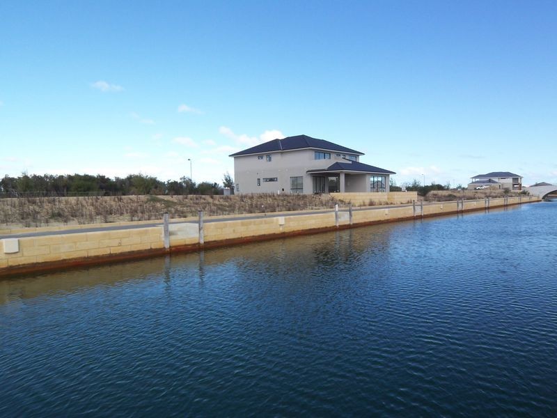 22 Bluemanna Drive, Wannanup WA 6210