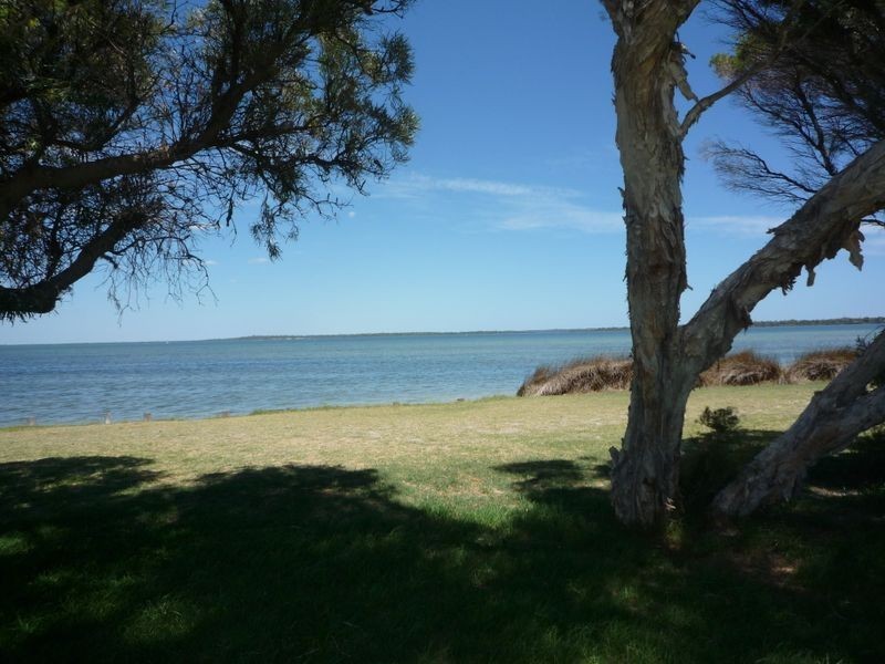 1 Georgette Court, Falcon WA 6210