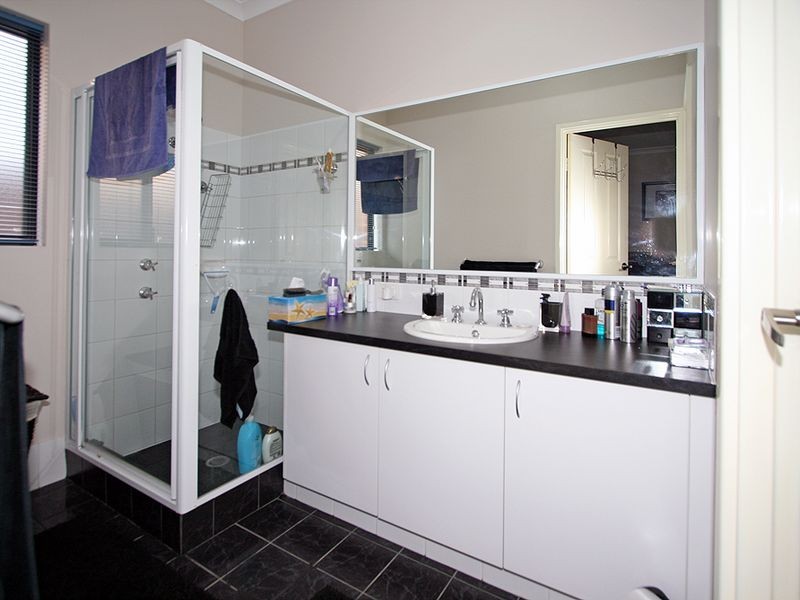 8 Summer Drive, Dawesville WA 6211