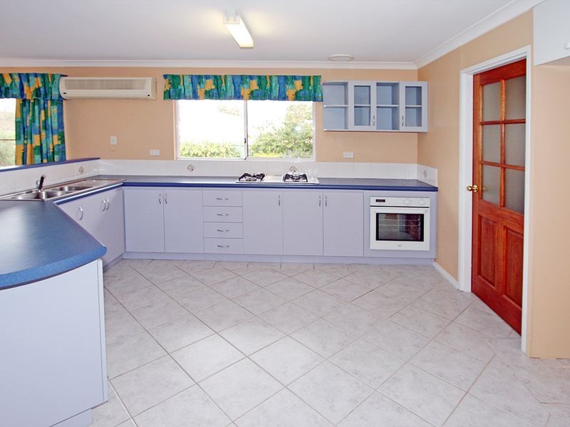 52 Portmarnock Circle, Halls Head WA 6210