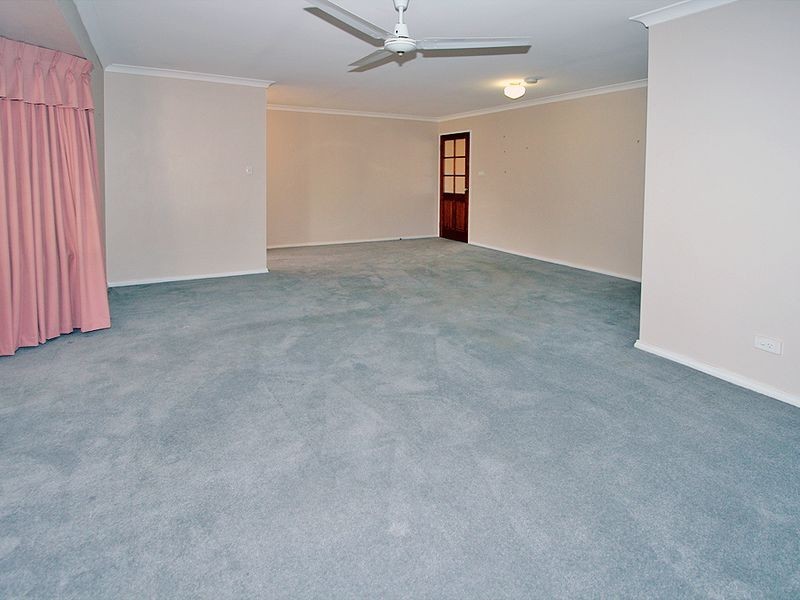 52 Portmarnock Circle, Halls Head WA 6210