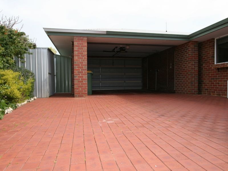 52 Portmarnock Circle, Halls Head WA 6210