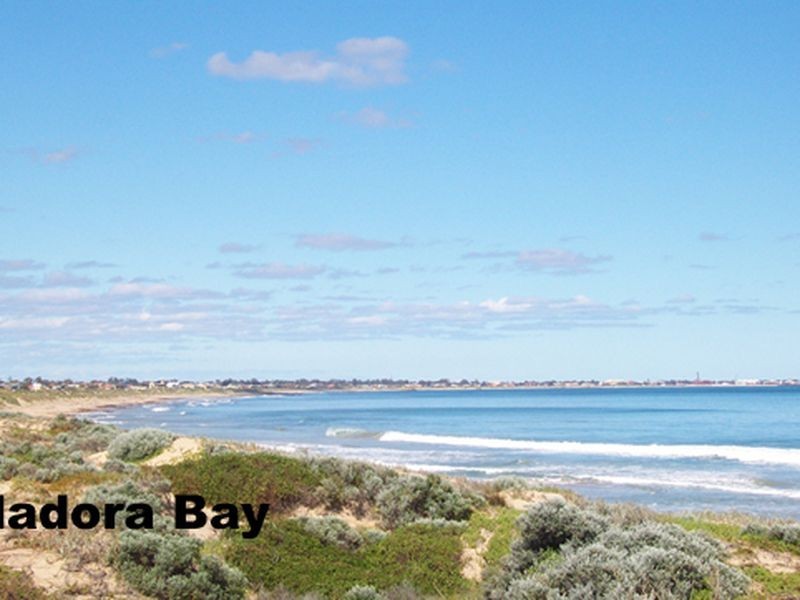 4 Harvest Chase, Madora Bay WA 6210