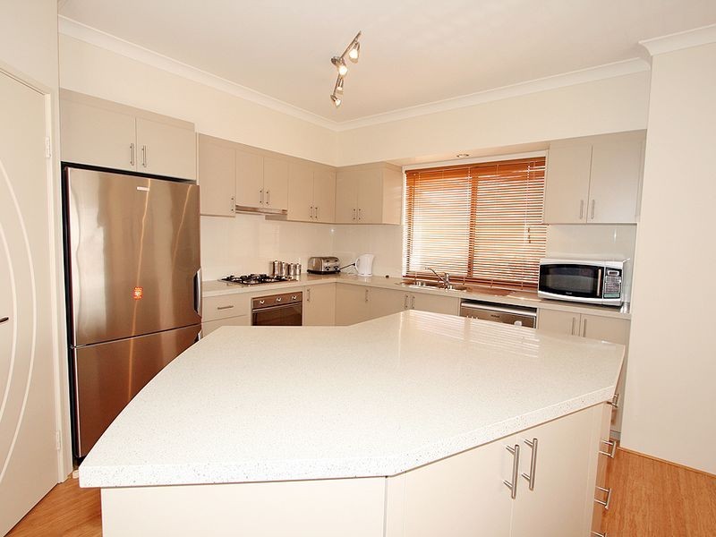 20B Murray Crescent, Halls Head WA 6210