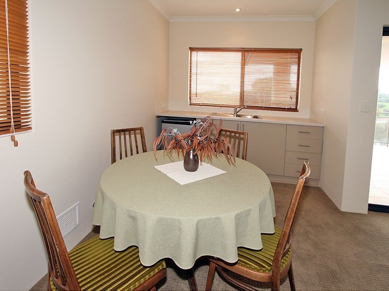 20B Murray Crescent, Halls Head WA 6210