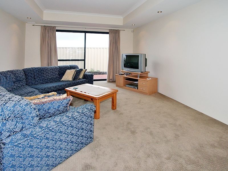 20B Murray Crescent, Halls Head WA 6210
