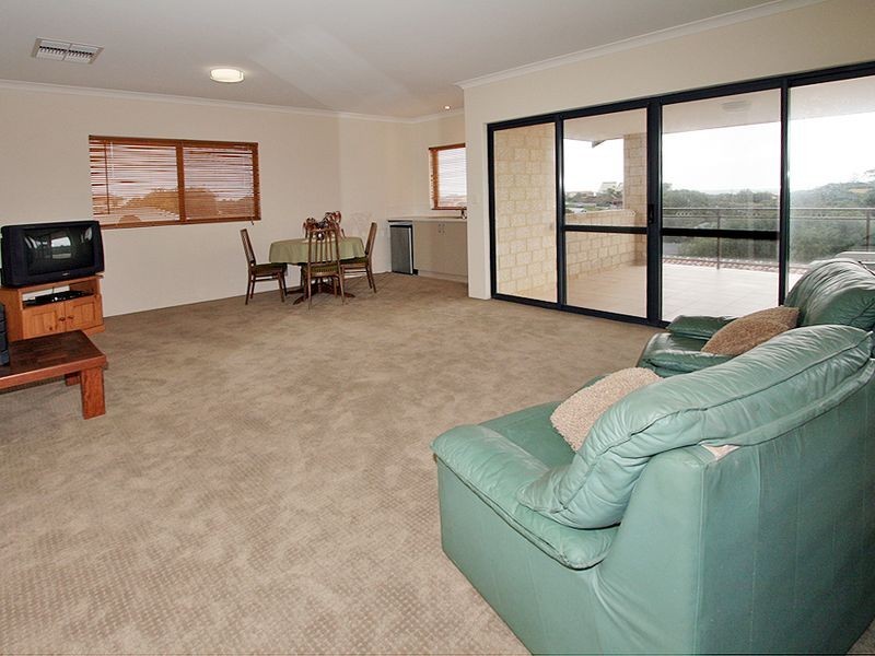 20B Murray Crescent, Halls Head WA 6210