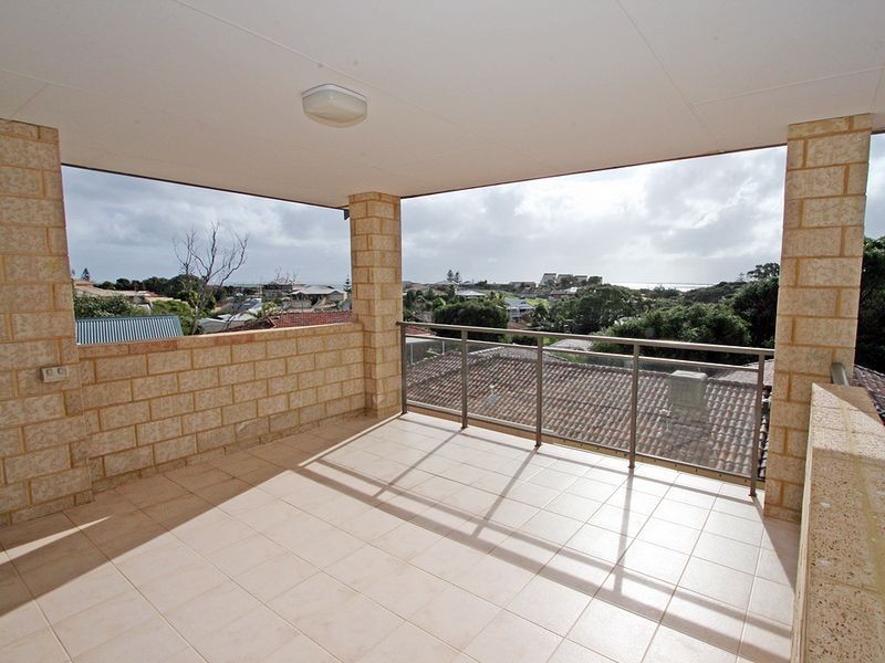 20B Murray Crescent, Halls Head WA 6210