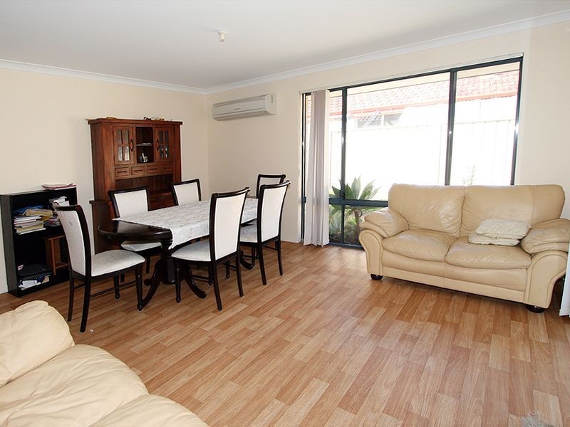 1 Rosebud Place, Halls Head WA 6210