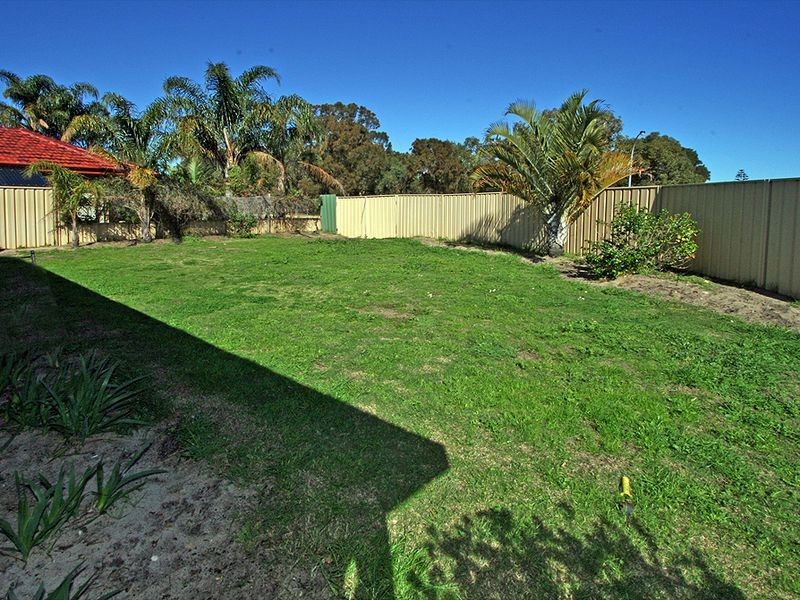 1 Rosebud Place, Halls Head WA 6210