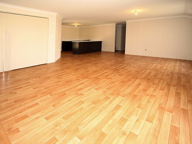 37 Lascelles Circus, Lakelands WA 6180