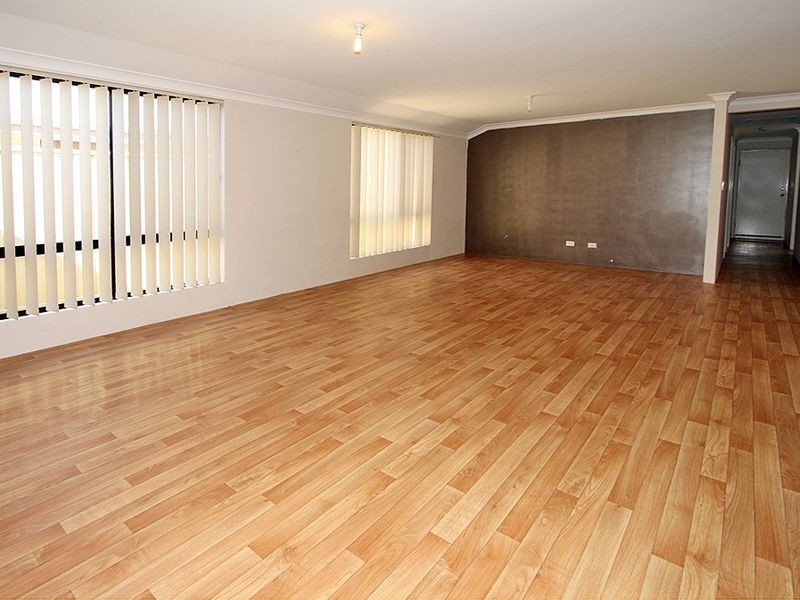 37 Lascelles Circus, Lakelands WA 6180