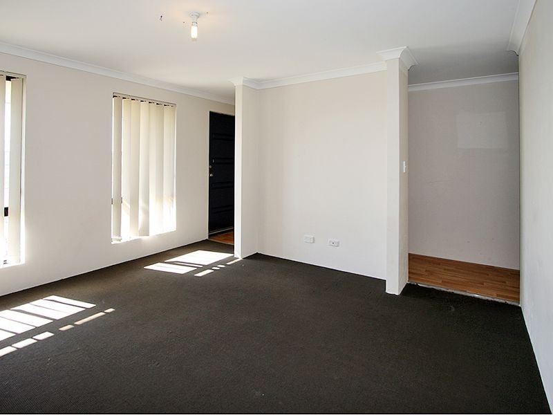 37 Lascelles Circus, Lakelands WA 6180