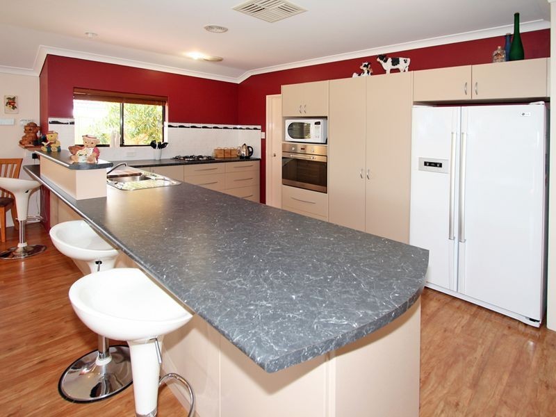 84 Willoughbridge Crescent, Erskine WA 6210