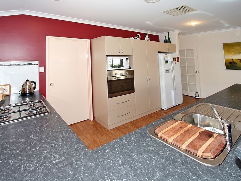 84 Willoughbridge Crescent, Erskine WA 6210