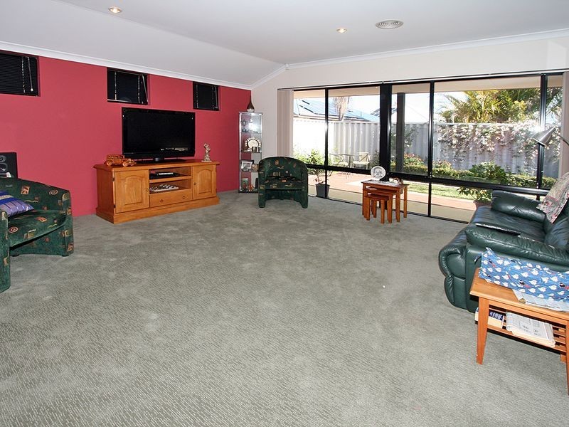84 Willoughbridge Crescent, Erskine WA 6210