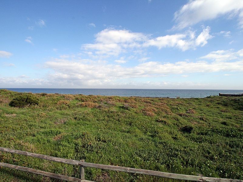 4 Neptune Place, Halls Head WA 6210