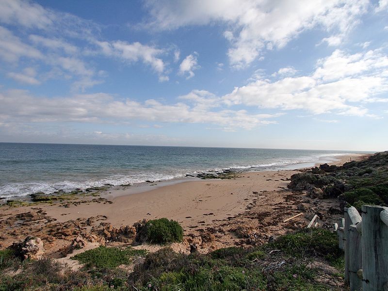 4 Neptune Place, Halls Head WA 6210