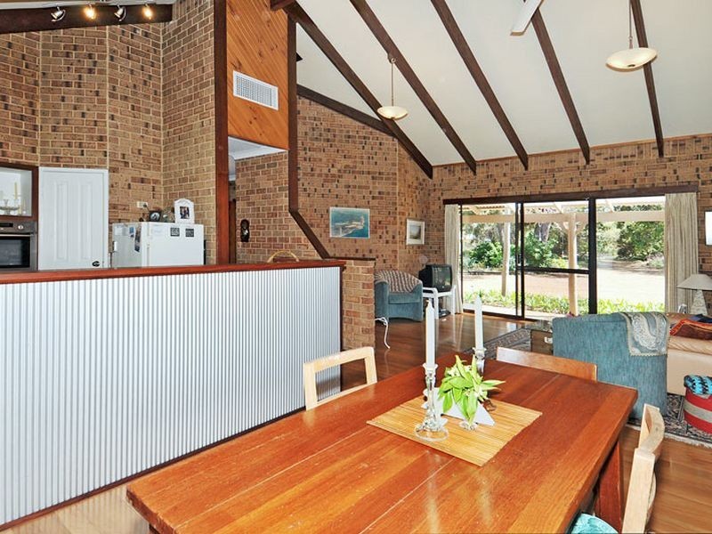 15 Nutbush Avenue, Falcon WA 6210