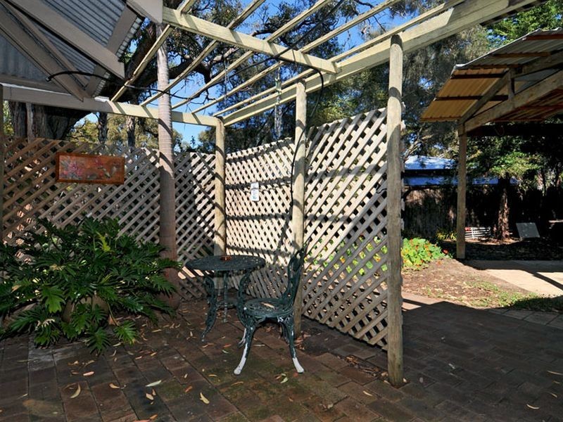 15 Nutbush Avenue, Falcon WA 6210