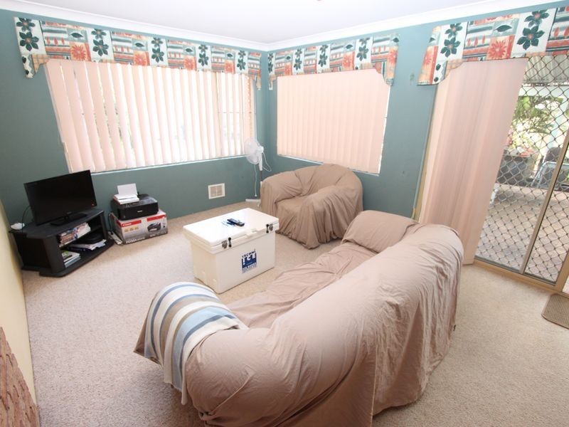 1 Seaton Close, Halls Head WA 6210