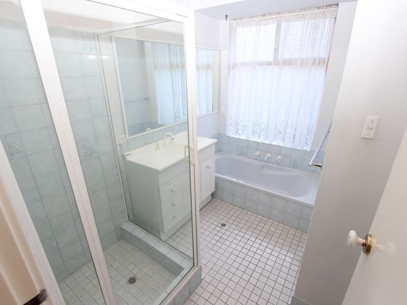 1 Seaton Close, Halls Head WA 6210