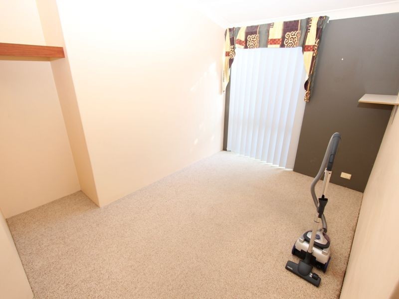 1 Seaton Close, Halls Head WA 6210