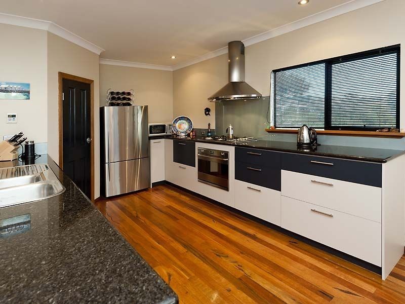 11 Charlotte Court, Madora Bay WA 6210
