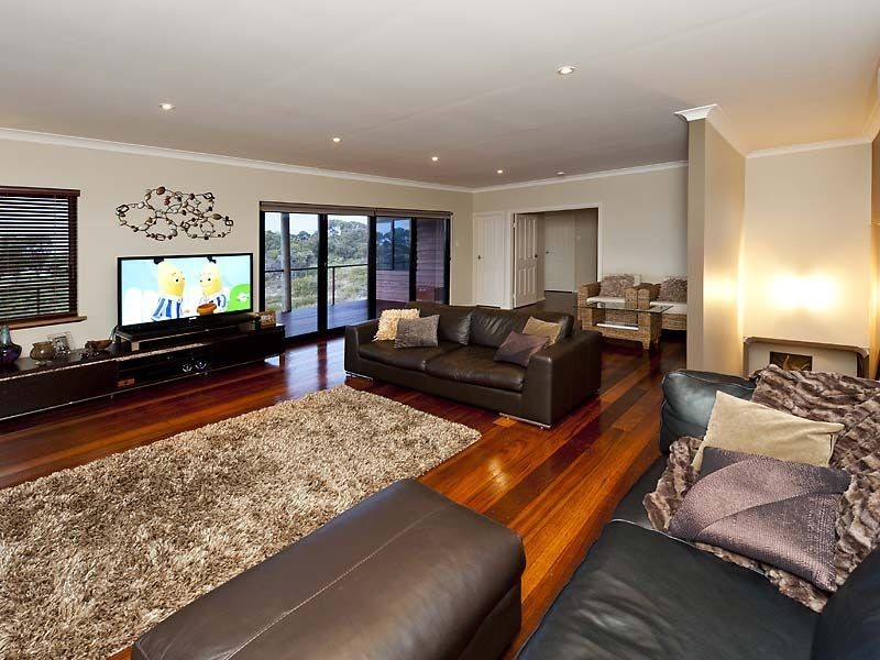 11 Charlotte Court, Madora Bay WA 6210