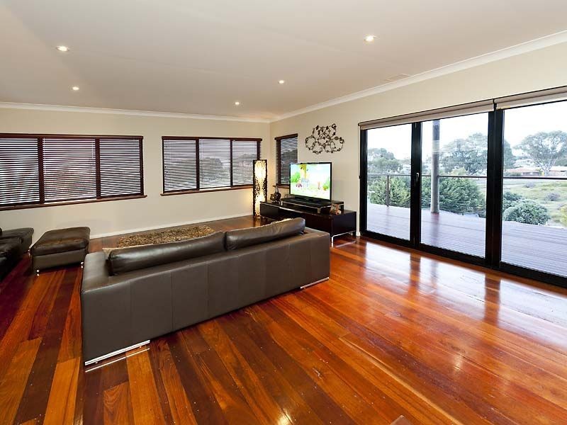 11 Charlotte Court, Madora Bay WA 6210