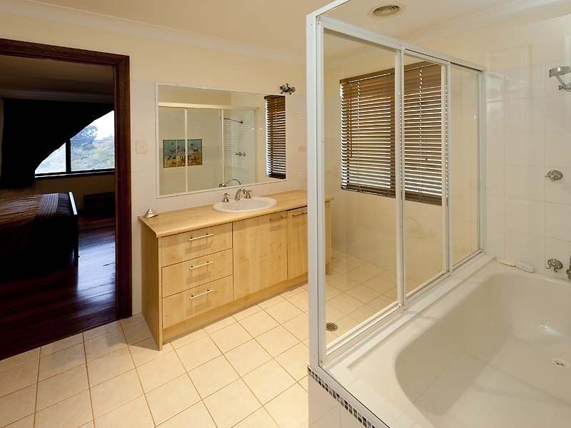 11 Charlotte Court, Madora Bay WA 6210