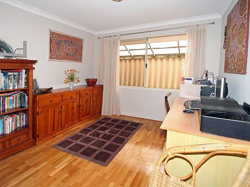 16 Greenshank Mews, Wannanup WA 6210