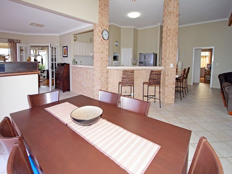 16 Greenshank Mews, Wannanup WA 6210