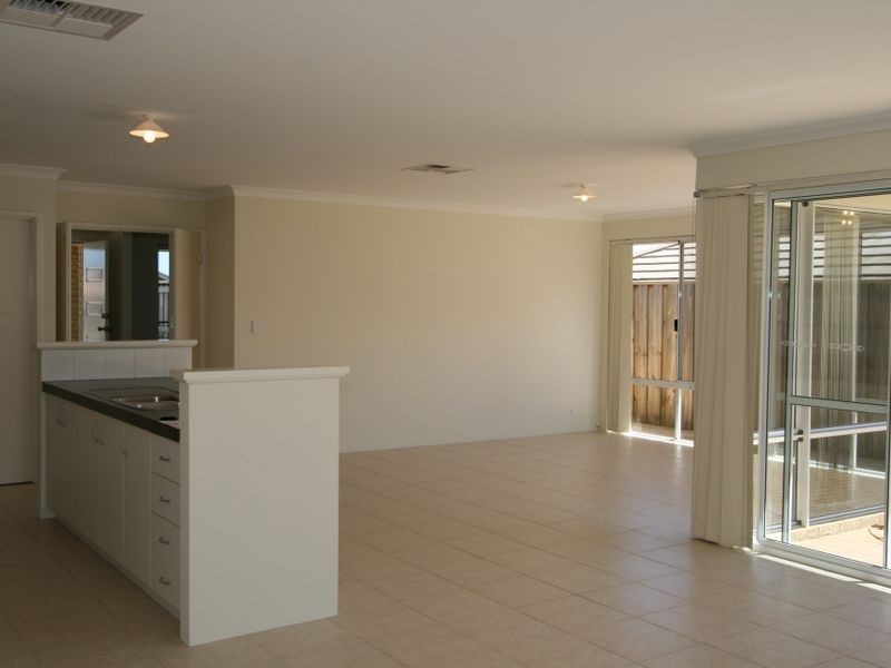 47 Carissa Turn, Halls Head WA 6210