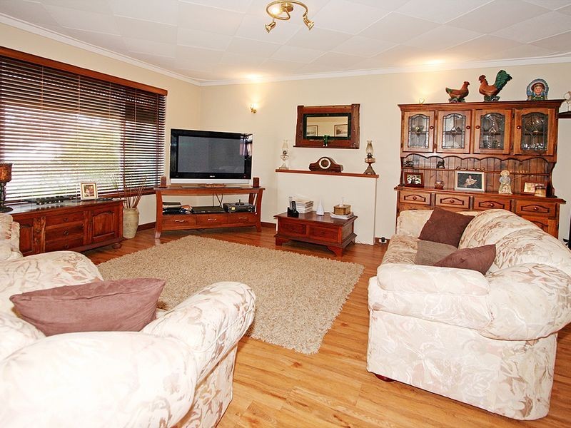 40 Loxton Street, Dudley Park WA 6210