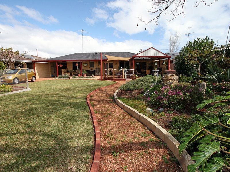 40 Loxton Street, Dudley Park WA 6210