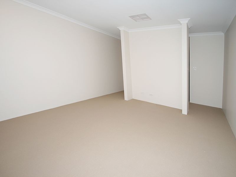 86 Cawana Parkway, Lakelands WA 6180