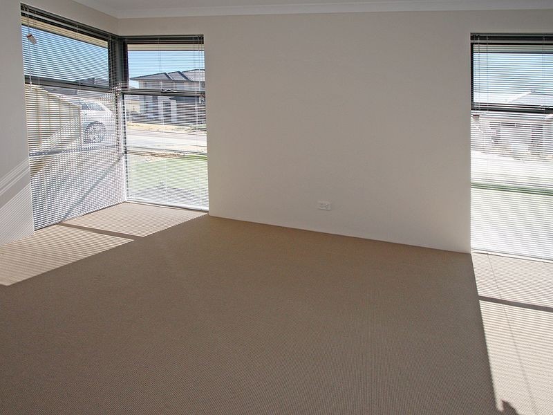 86 Cawana Parkway, Lakelands WA 6180