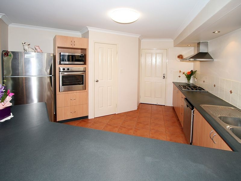 16 Glenelg Way, Meadow Springs WA 6210