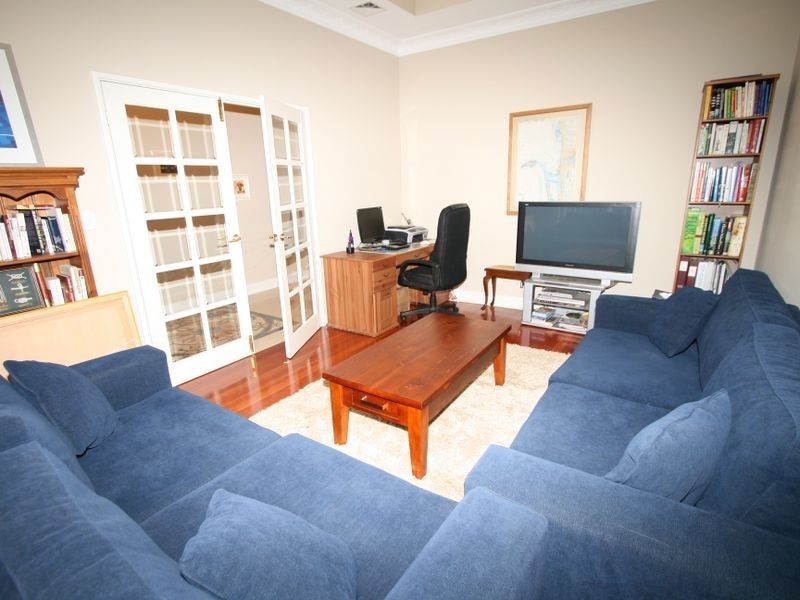 12 Ragamuffin Point, Halls Head WA 6210