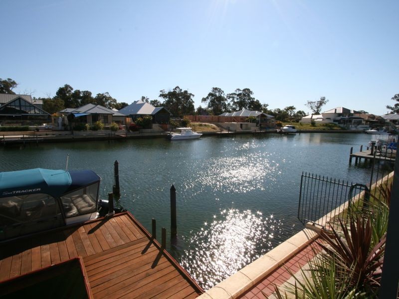 12 Ragamuffin Point, Halls Head WA 6210