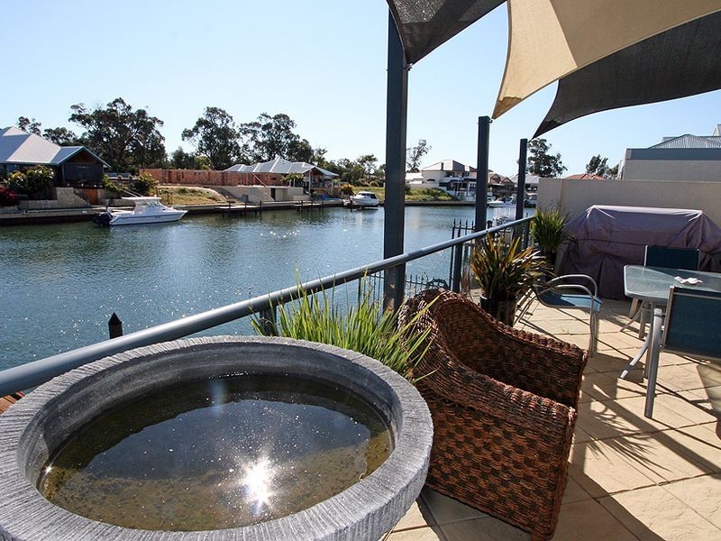 12 Ragamuffin Point, Halls Head WA 6210