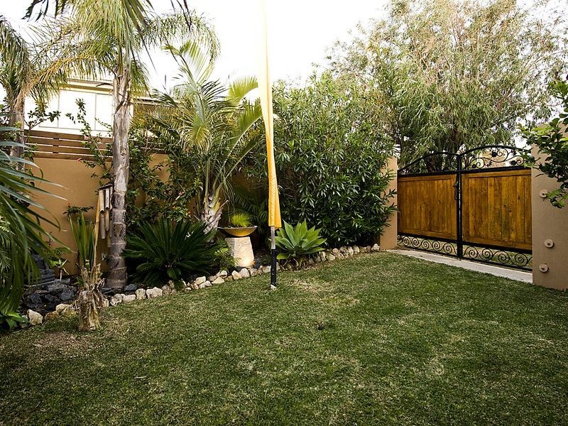 30 Yeedong Road, Falcon WA 6210