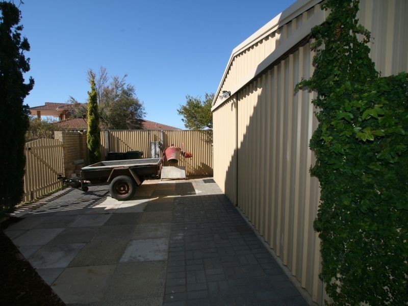 6 Quadrant Rise, Halls Head WA 6210